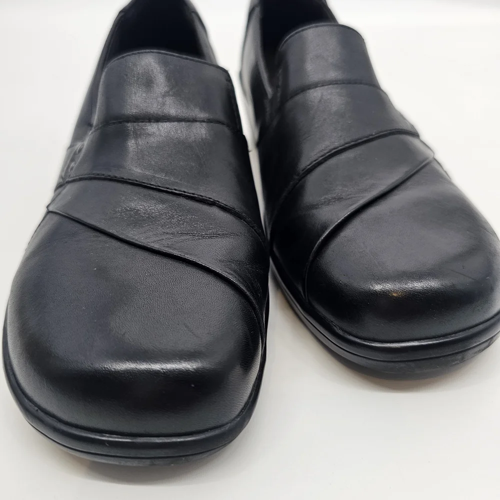 Clarks May Marigold Slip-On Loafer 9 Excellent